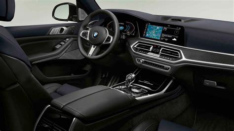 BMW X7 Dark Shadow Edition