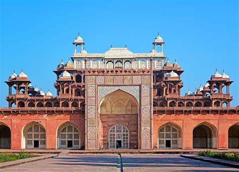 Top Historical Monuments to visit in Agra - Architectural Building