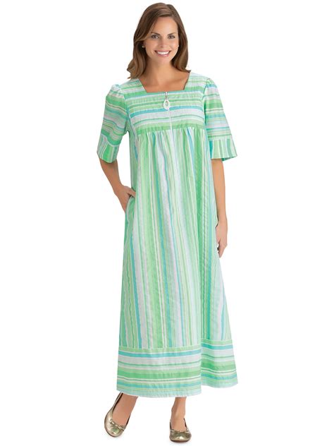 Collections Etc Short-Sleeve Seersucker Striped Robe with Half-Zip Front - Side Pockets, Short ...