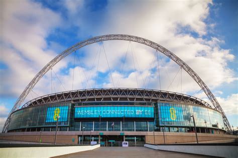 Wembley definition and meaning | Collins English Dictionary