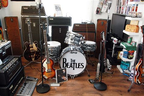 The Beatles Guardian Noticias - The Beatles Guardian News: The Beatles set instruments