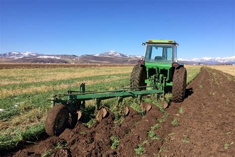 39 Melachot: Melacha #1 - Choresh (Plowing) - Jewish Holidays