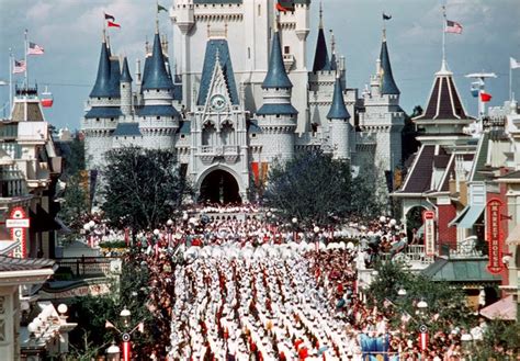 Disney Avenue: The Walt Disney World Opening Day Parade - 1971