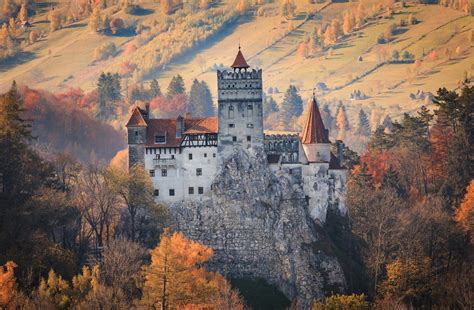 Dracula's Castle in Transylvania tour - Crafted Tours Romania