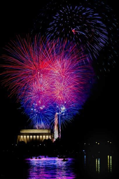 120+ Lincoln Memorial Fireworks Stock Photos, Pictures & Royalty-Free ...