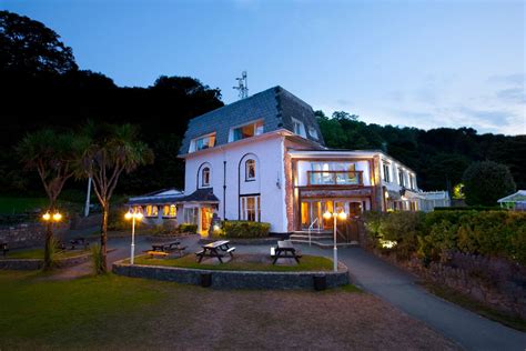 Wedding Venue in Swansea, Oxwich Bay Hotel | UKbride