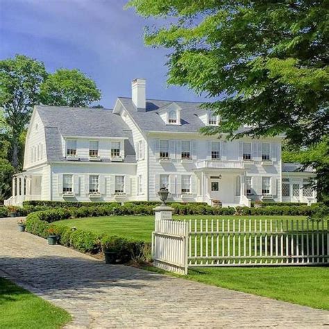 130 Stunning Farmhouse Exterior Design Ideas (16 | Colonial house exteriors