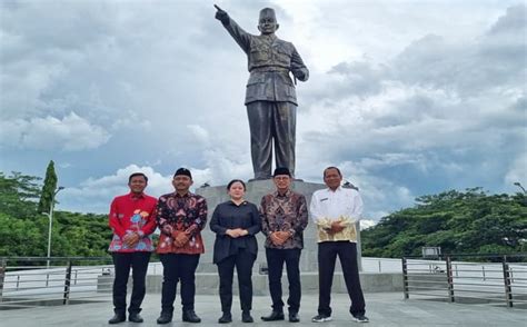 Patung Soekarno Setinggi 6 Meter di Ngawi Diresmikan, Segini Anggarannya - Solopos.com | Panduan ...