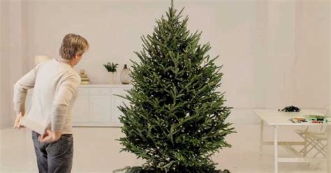 The 'Correct' Way To Hang Christmas Tree Lights - Homemaking.com