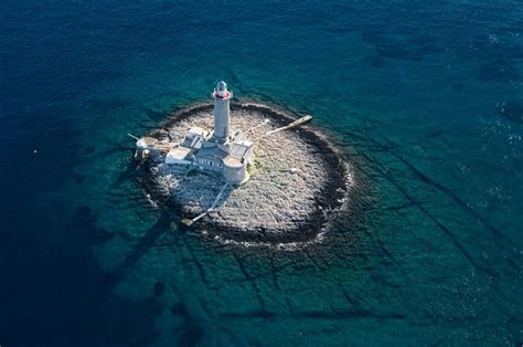 7 Most Beautiful Lighthouses in Europe (with Photos)