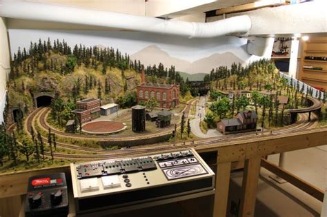 4x8 ho train layout mountain - Google Search | Ho train layouts, Train layouts, Model trains