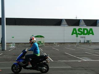 Dagenham ASDA | 4:30pm Easter Sunday | Nico Hogg | Flickr