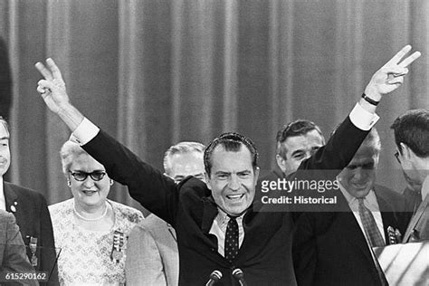 Nixon Peace Sign Photos and Premium High Res Pictures - Getty Images