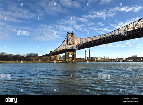 The Roosevelt Island Bridge is a lift bridge that connects Roosevelt ...