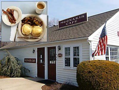 Moonaskis Cafe Breakfast Restaurant in East Falmouth MA - Cape Cod Family Fun Guide