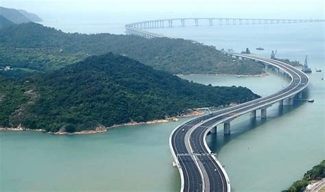 World's longest bridge opens in China