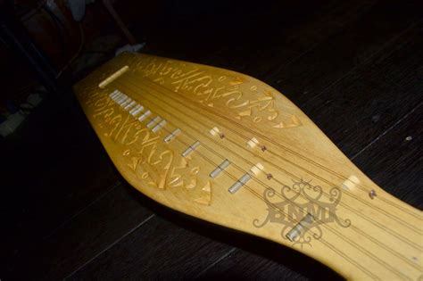 Borneo Native Musical Instrument: Sape' 5