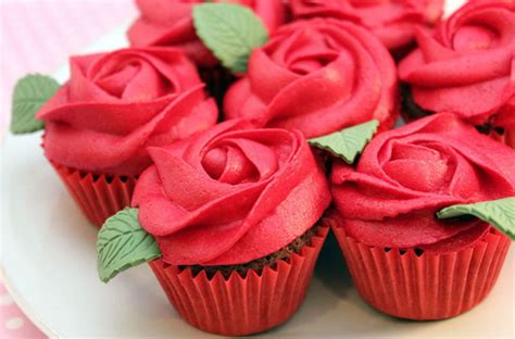 Rose cupcakes | Baking Recipes | GoodtoKnow