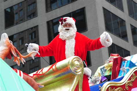 Win VIP Tickets To The Toronto Santa Claus Parade! - UrbanMoms