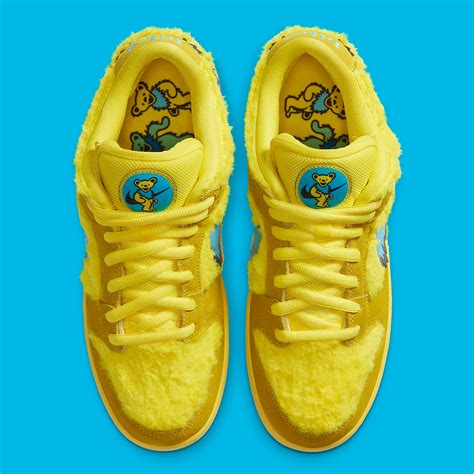 Grateful Dead Nike SB Dunk Low Yellow CJ5378-700 | SneakerNews.com