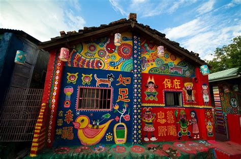 Taichung rainbow village taiwan,wall art,colorful painted houses,taiwan ...