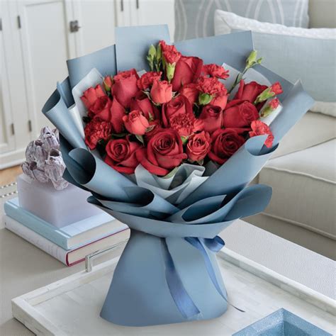 FIERY RED ROSES - Intraflorame