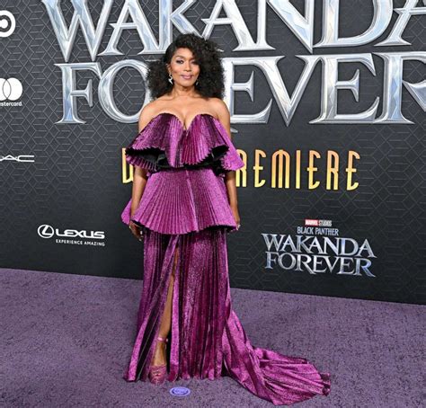 'Black Panther: Wakanda Forever': Angela Bassett, Lupita Nyong'o, shine on the purple carpet ...