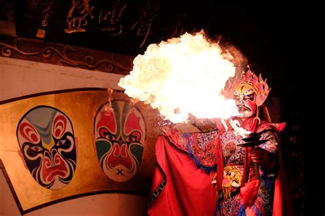 Bian Lian (Face Changing) - Sichuan Opera’s Historical Art