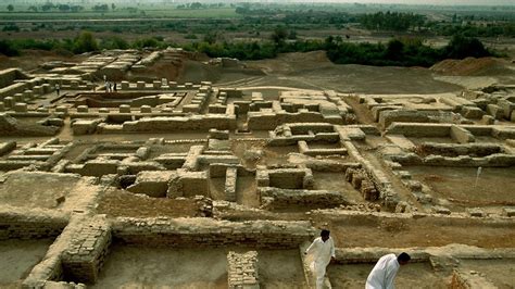 The Great Bath: Oldest Known Bath. Mohenjo Daro, Indus Valley, Pakistan : CommunalShowersNY