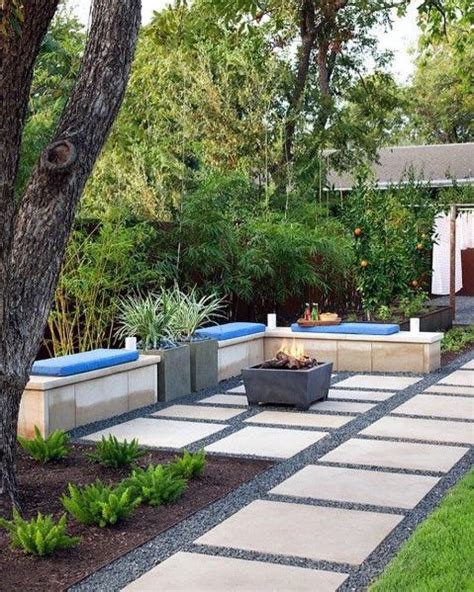 20+ Backyard Stepping Stone Ideas