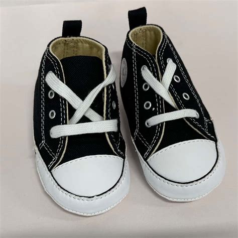 Converse Kids Size 4 Black / White (s)