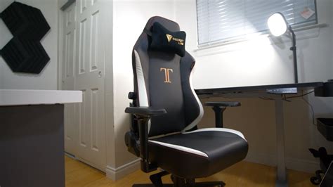 Secretlab TITAN Review 2021 - The BEST Gaming Chair I've Tried - YouTube