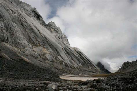 Puncak Jaya from the base : Photos, Diagrams & Topos : SummitPost