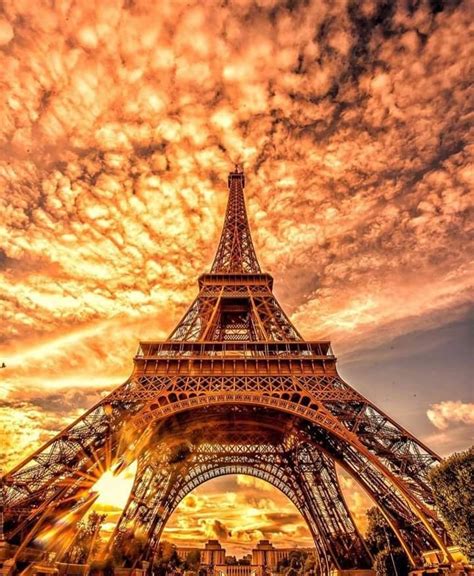 #sunset in #paris 😍 | Eiffel tower photography, Eiffel tower at night, Paris tour eiffel