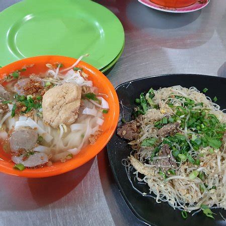 MIE TIAW ANTASARI 72, Pontianak - Restaurant Reviews & Photos - Tripadvisor