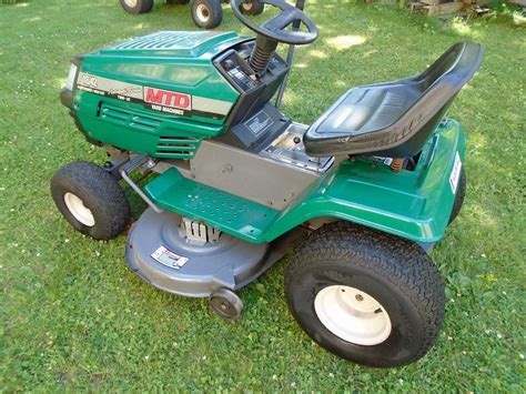 1842H MTD Yard Machines Riding Lawn Mower 18 HP Twin Hydrostatic ...