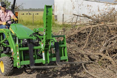 John Deere Updates Its Lineup With the New Pallet Fork - North America FarmQuip Magazine