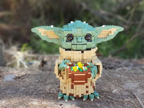 La MOC LEGO di Baby Yoda creata dal set LEGO Star Wars 75255 - Yoda | Lega Nerd