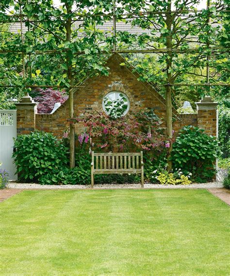 Why put sand on your lawn: 4 ways to use this versatile material | Homes & Gardens