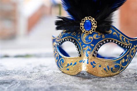 Colombina Feathered Mask | Venetian Feathered Masks Made in Venice