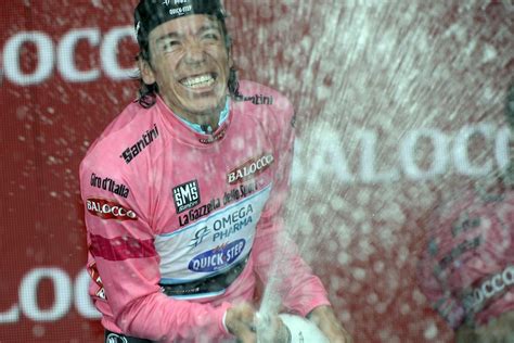 Rigoberto Uran becomes first Colombian to lead Giro d'Italia | Cycling ...