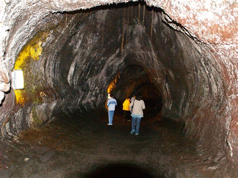 Thurston Lava Tube, Hawaii Volcanoes National Park – The Underground World of Caves