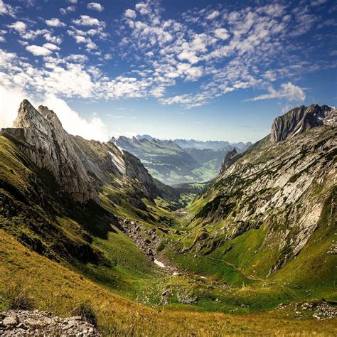 Explore the Majestic Alpine Mountains of Switzerland