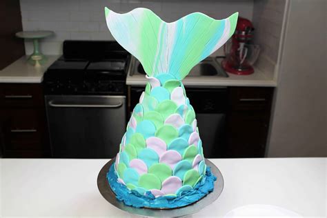 Mermaid Tail Cake: Step by Step Tutorial & Recipe