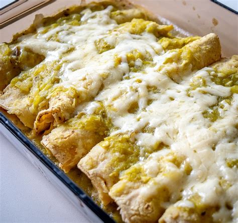 Hatch Green Chile Enchiladas | Mexican Please