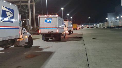 USPS delays: 'Perfect storm' of high package volume, employees out with ...