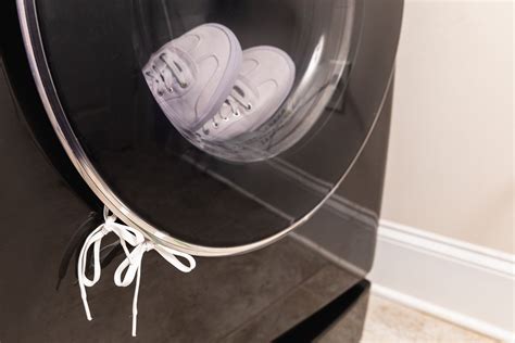 How to Correctly Dry Sneakers in the Dryer