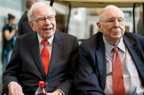 Warren Buffett's Right Hand Man & Investment Genius Charlie Munger Dies ...