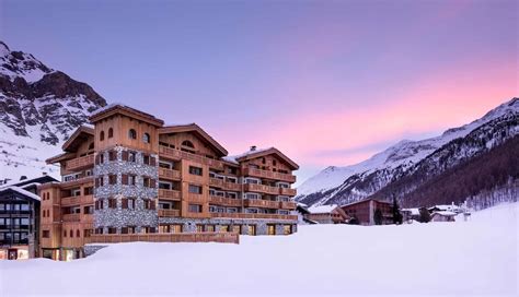 Airelles Val d'Isère Mademoiselle: Ski Chalet in France | The Luxe Voyager