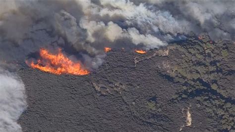 Aerial video shows ravaging Woolsey wildfire in California - NBC News